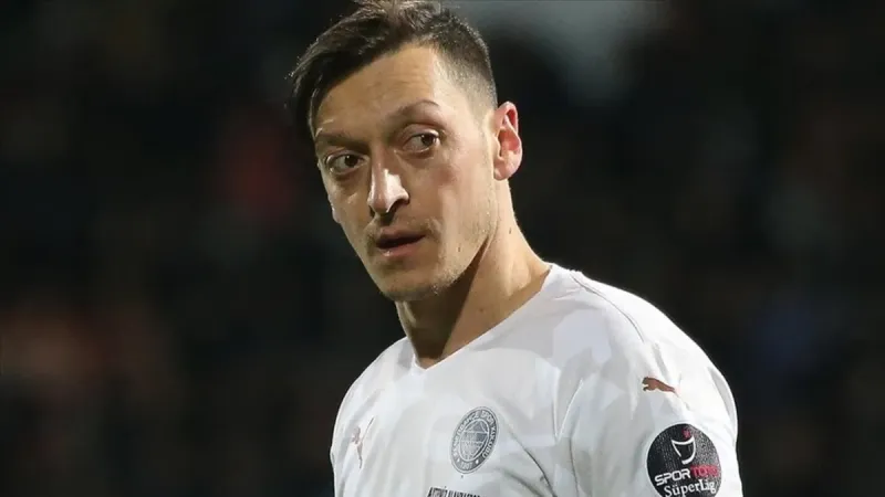 Özil'den Sane İtirafı: Transfer Öncesi O Gizli Görüşme!