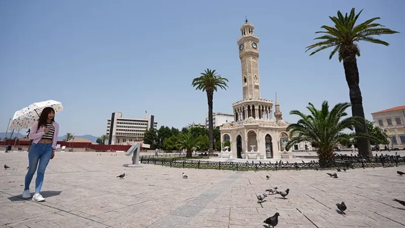 Meteoroloji duyurdu: Hava sıcaklığı İzmirlileri sahillere sürükleyecek!
