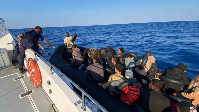 Muğla'nın iki ilçesinde göçmen operasyonu: 75 kişi kurtarıldı