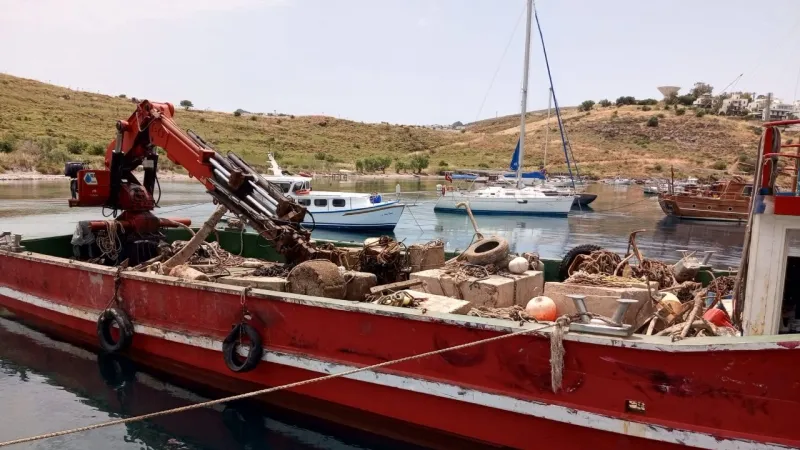 Muğla'nın koyları temizleniyor: 20 ton atık çıkarıldı