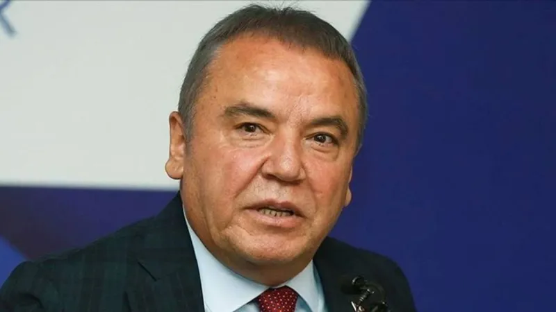 Muhittin Böcek Hastaneye Kaldırıldı! Sağlık Durumu Ciddi Mi?