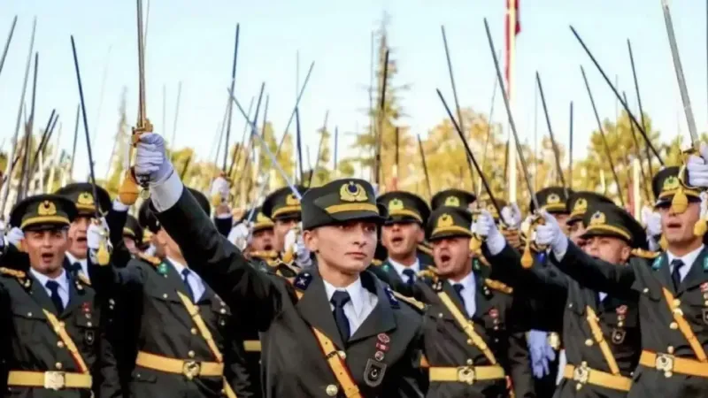 Mustafa Kemal’in Askerleriyiz’ diyen teğmenler işbaşı yaptı