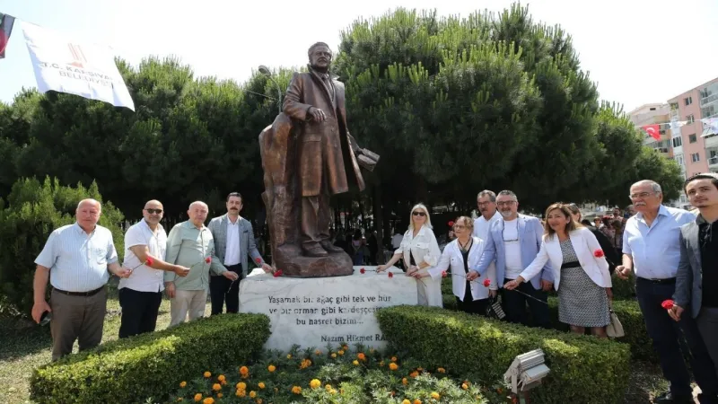 Nazım Hikmet Karşıyaka’da unutulmadı