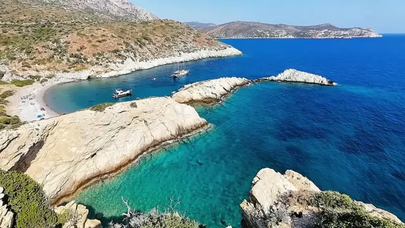 Ne Karaburun ne de Bodrum: Maldivleri aratmayan turkuaz suyu olan koy, sakinlik isteyenlerin tercihi oluyor