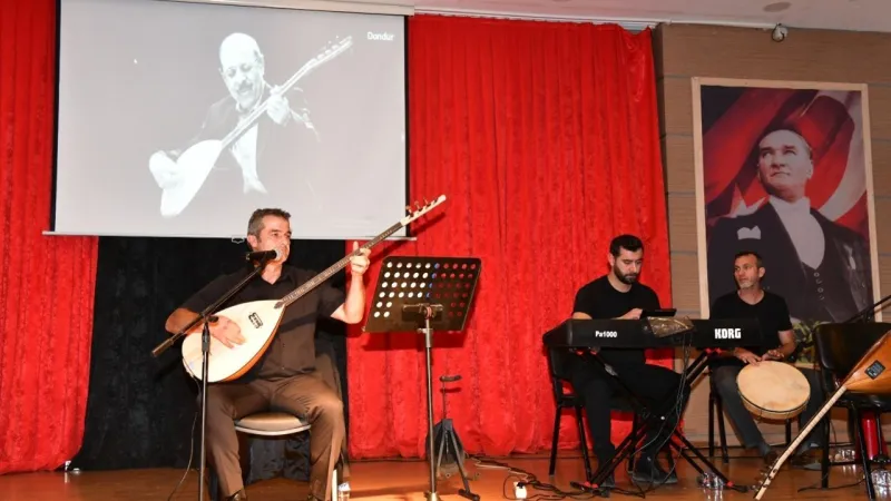 Neşet Ertaş Çiğli'de Anıldı: Türküler Yürekleri Dağladı!