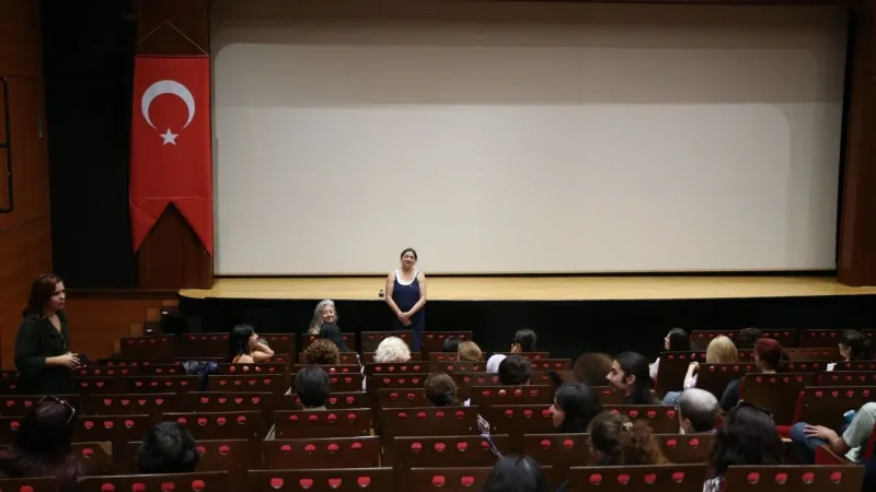 İzmir'de Kadın Yönetmenler Festivali Başladı! Kaçırmayın!