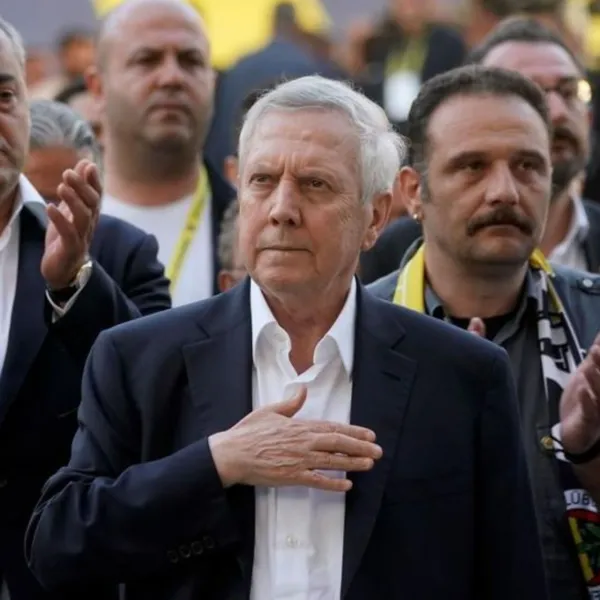 Aziz Yıldırım'dan Şok Açıklama: Fenerbahçe'de Neler Oluyor?