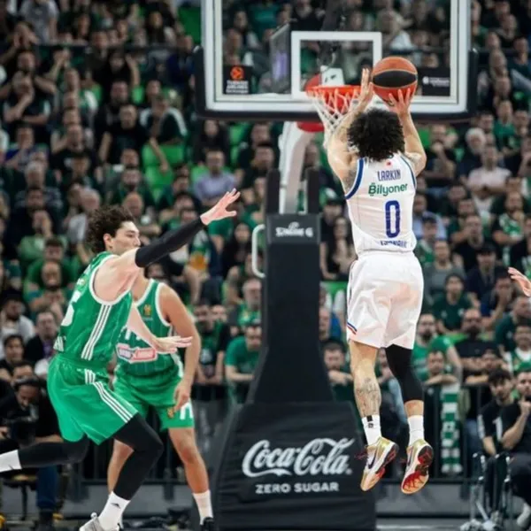 Efes Son Periyotta Çöktü! Panathinaikos'tan Şok Mağlubiyet