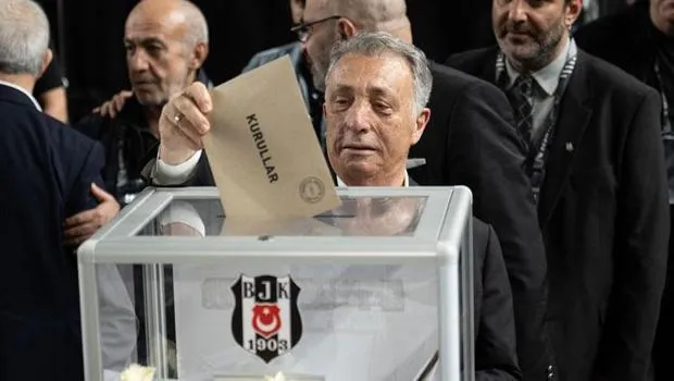 Ahmet Nur Çebi'den Beşiktaş'a Bomba Gibi Uyarı: Çürükleri Ayırın!
