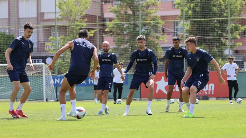 Alanyaspor Beşiktaş'ı Devirecek Mi? İşte Son Hazırlıklar!