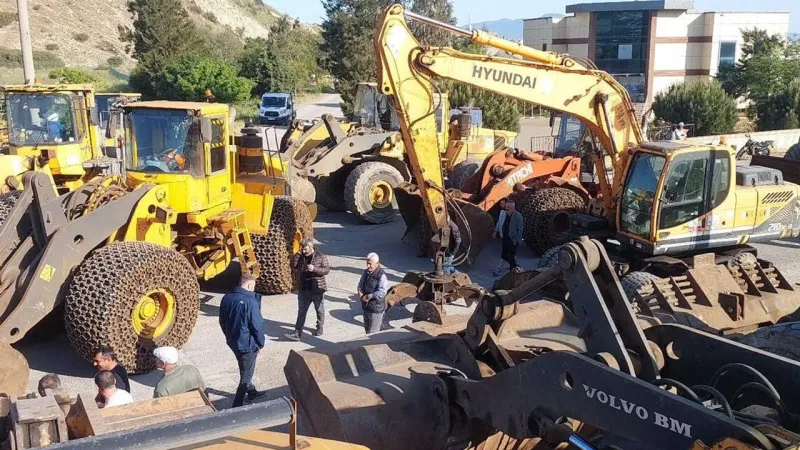 Aliağa'da Gemi Söküm Kavgası! İşçiler Rant İddialarıyla Ayakta!