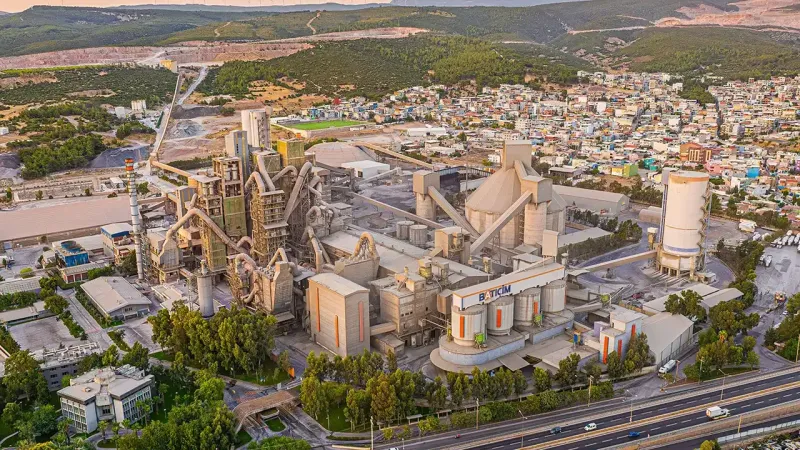 Aliağa'da Dev Yatırım! Ege'nin En Büyük Çimento Tesisi Geliyor