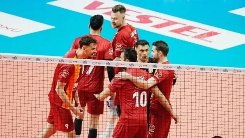 Aslan Kükredi! Galatasaray Fenerbahçe'yi Devirdi, Finalde!