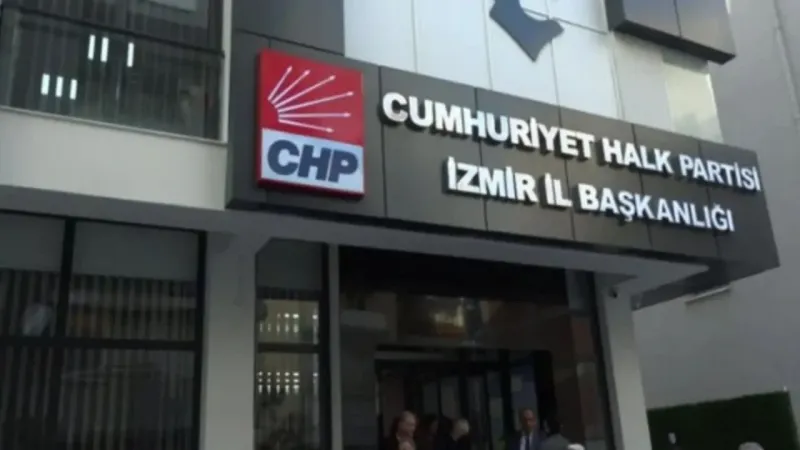 Özgür Özel'e Saldırı: CHP İzmir'den Sert Protesto Çağrısı!