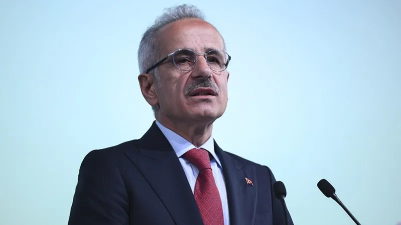 Bakan Uraloğlu'ndan CHP Standına Bıçaklı Saldırıya Sert Tepki!