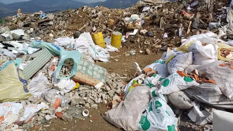 Bayraklı Belediyesi'ne Şok Ceza! Çöp Skandalı mı?