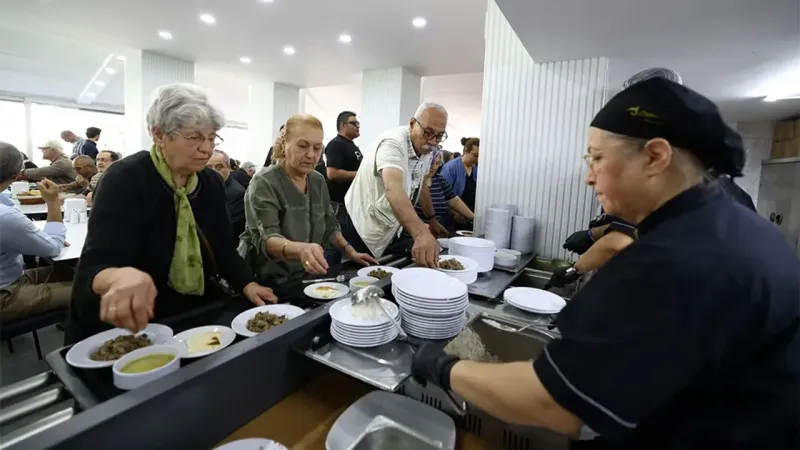 Balçova'da Ucuz Yemek Dönemi! Kent Lokantası ve Kafe Açıldı!