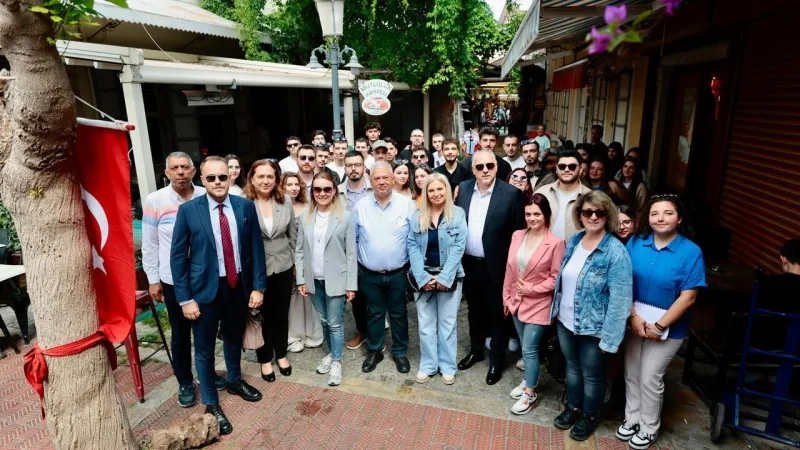 Başkan Mutlu, Kosovalı öğrencilerle buluştu