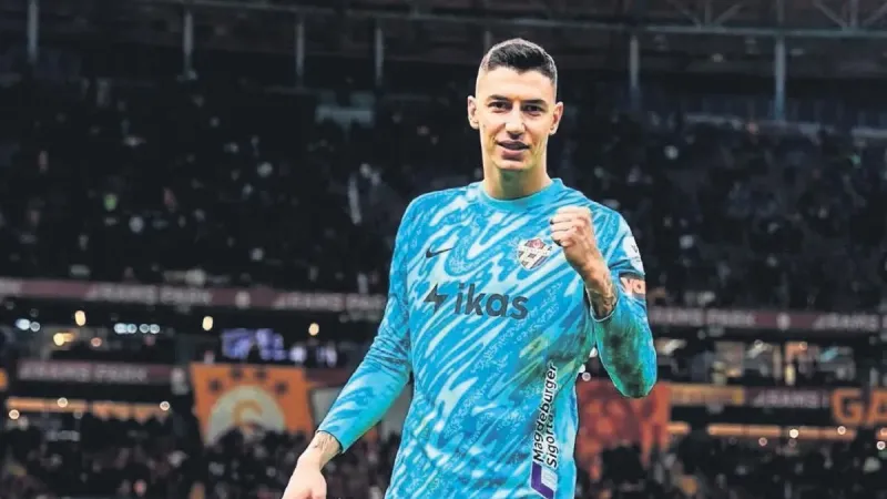 Berke Özer Galatasaray'a mı? Muslera'nın Yerine Şok Transfer!