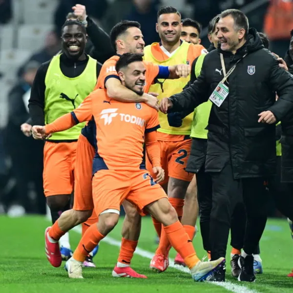 Beşiktaş Çöküşte Mi? Başakşehir'e Şok Yenilgi!