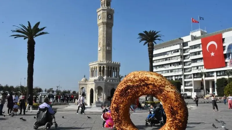 İzmir'de Ne Yenir? Tadılması Gereken 8 Lezzet!