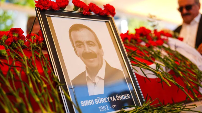 Sırrı Süreyya Önder'in Ardından: Mizahın Kaynağı Neresi?