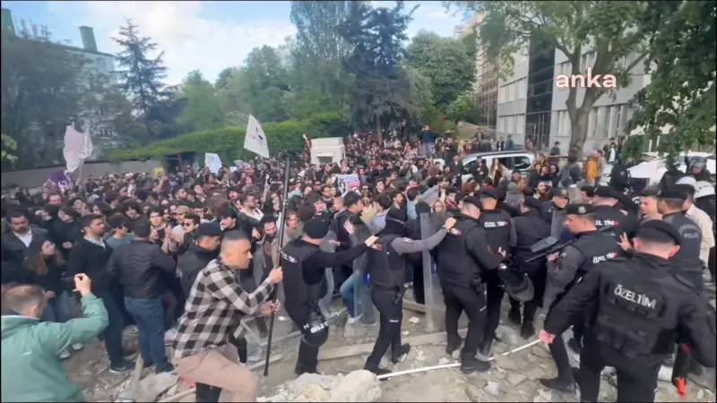Boğaziçi'nde İstismar Protestosu! Gözaltılar Yaşandı