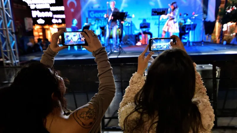 Seksendört Bornova'yı Sallayacak! Gençlik Festivali Coşkusu