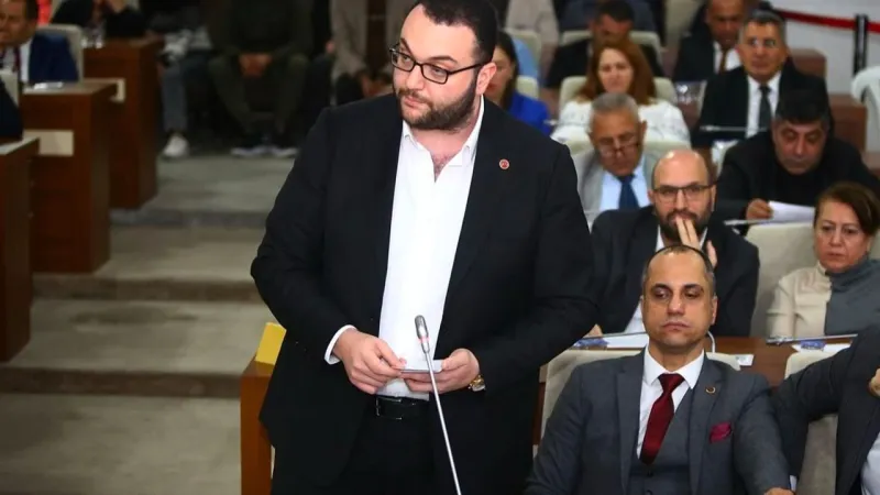 CHP'de Şok İstifa! Karabağlar Meclis Üyesi Görevini Bıraktı!