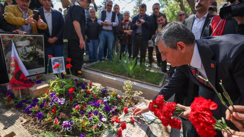 Özgür Özel'den Anlamlı Ziyaret: Üç Fidan Mezarı Başında Anıldı!