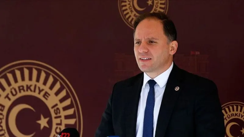 Deniz Yavuzyılmaz Kimdir? CHP'de Zirveye Oturdu! İşte Olayın Perde Arkası