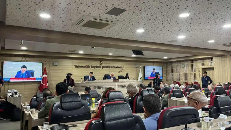 Menemen'de Melih Gökçek Belediyeciliği mi? CHP'li Üyeden Şok Sözler!