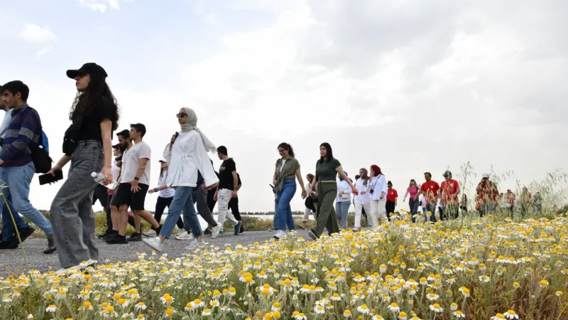 Çiğli'de 19 Mayıs Coşkusu! Kuş Cenneti'nde Gençlik Yürüyüşü
