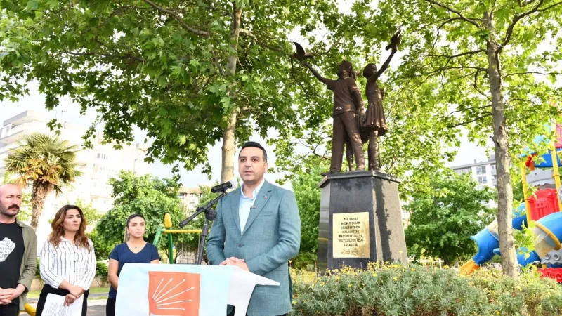 Üç Fidan Anıtı Önünde Duygu Seli! Çiğli'de Anma Töreni