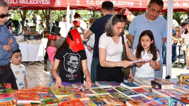 Çiğli Kitap Günleri: Minik Kalpler Edebiyatla Coştu!
