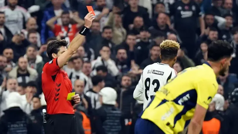 Derbi Alarmı! Beşiktaş - Fenerbahçe Maçlarında Kırmızı Kart Rekoru!