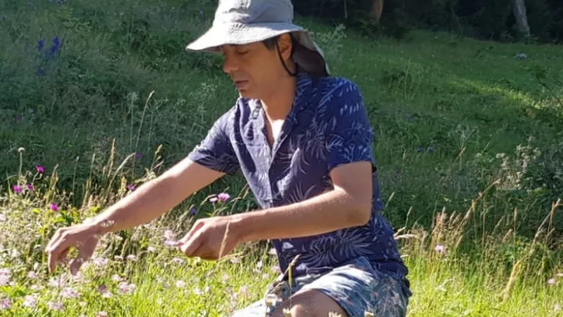 Akdeniz'in Şifalı Bitkileri: The Farm'da Doğal Yaşam Sırları!