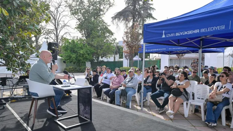 İzmir Kitap Fuarı Başladı! Edebiyat Tutkunları Akın Akın Geliyor