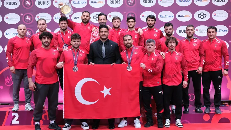 Milli Güreşçilerimiz Avrupa'yı Salladı! Bronz Madalya Coşkusu!