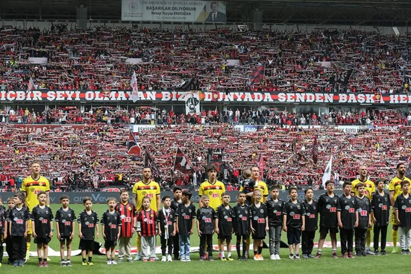Eskişehirspor Şampiyon! 3. Lig'e Yükseldi, Taraftar Coştu!