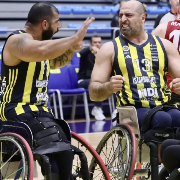 Fenerbahçe Derbiyi Farkla Kazandı! Seri Şimdi Berabere!
