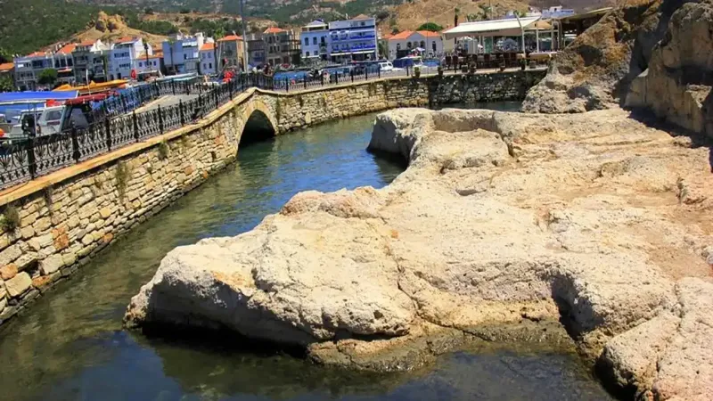 Foça'nın Sırrı Çözüldü! Kimsenin Bilmediği O Tapınak
