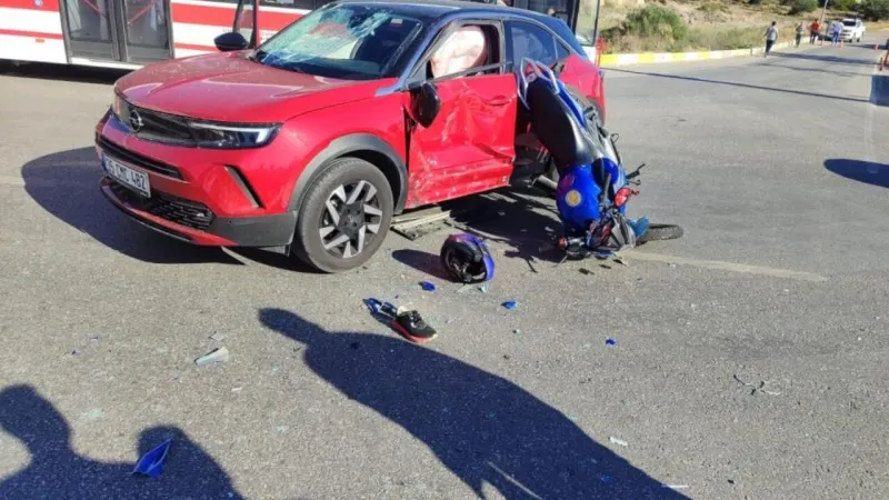 Foça'da trafik kazası: 1 kişi ağır yaralandı