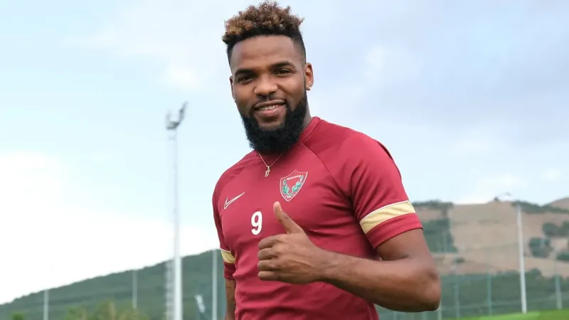 Gol Kralı Boupendza Şüpheli Ölümü! 11. Kattan Düşüp Can Verdi