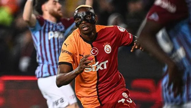 Osimhen Galatasaray'a mı Geliyor? Taraftar Dursun Özbek'e Seslendi!