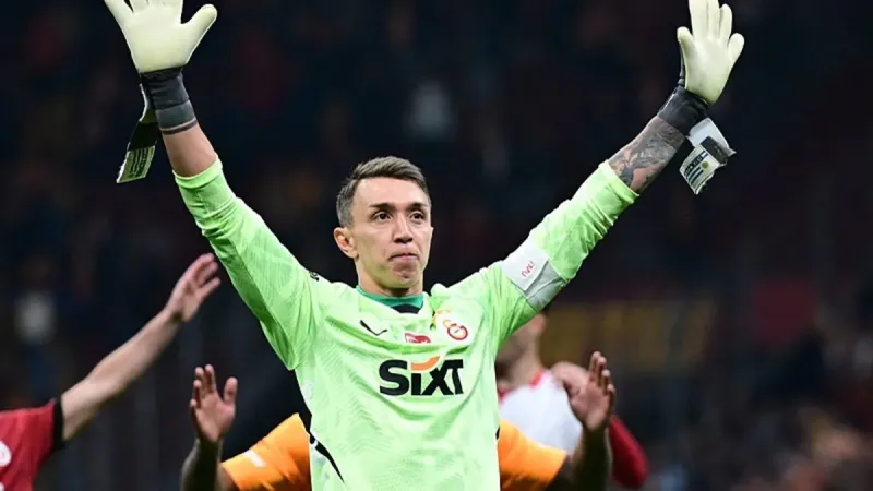 Galatasaray'da Zafer Coşkusu: Mertens ve Muslera'dan Unutulmaz 3'lü!