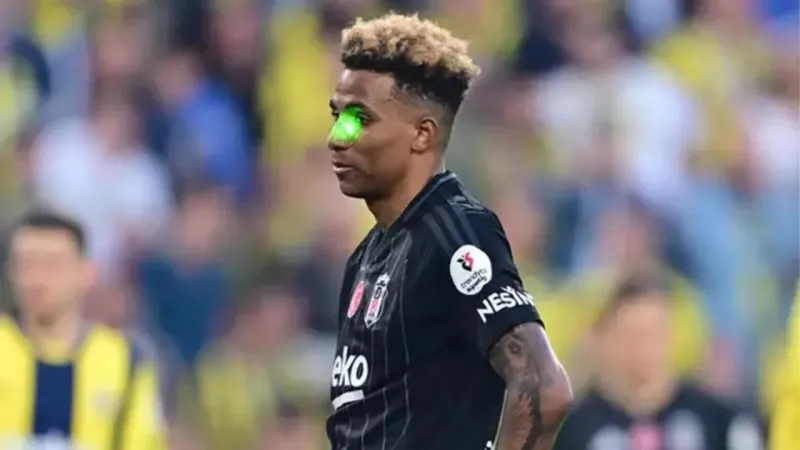 Gedson'a Lazer Tutan Taraftara Şok Ceza! Neler Yaşandı?