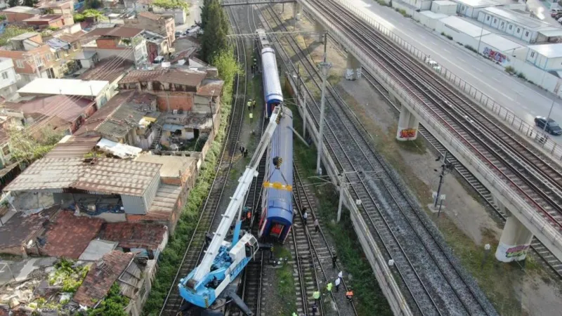 İzmir'de Tren Kazası! Vagon Raydan Çıktı, Halkapınar Karıştı!