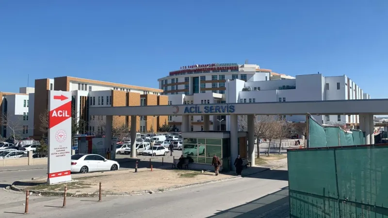 Hastane Tuvaletinde Şok! 15 Yaşındaki Kız Bebeğini Mi Doğurdu?