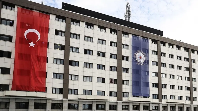 Özgür Özel'in Aracına Otopark Engeli mi? İEM'den Şok Açıklama!